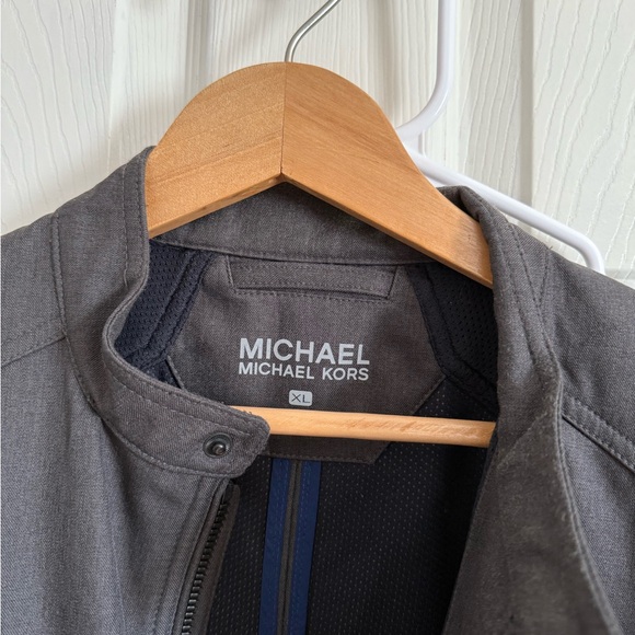 Like new size xl - Picture 2 of 5